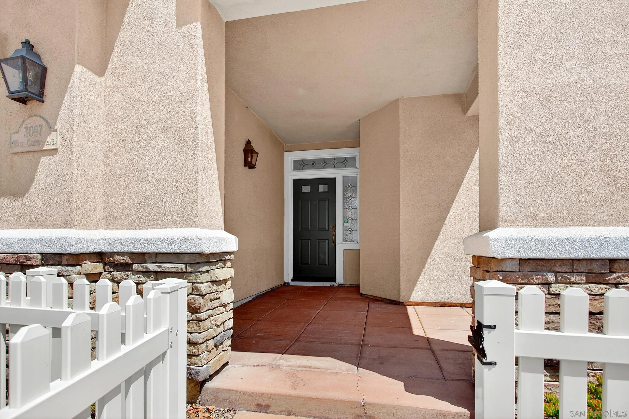 3097 W Canyon Ave.