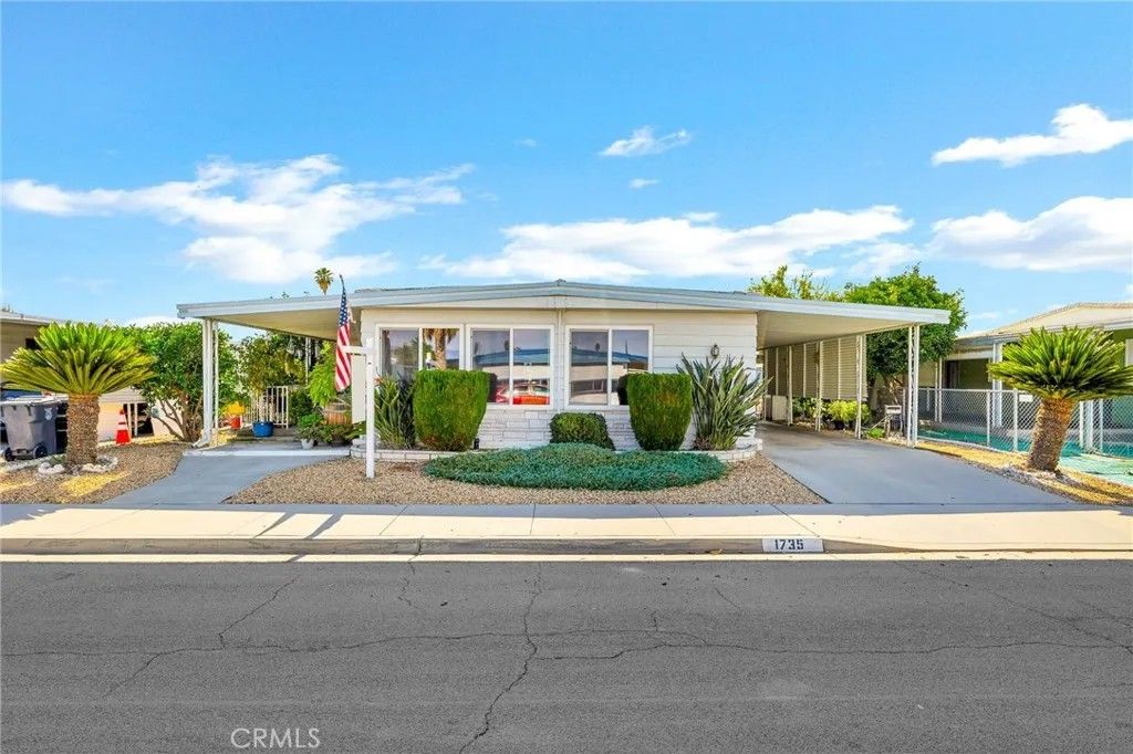 Photo of 1735 San Marcos Dr, Hemet, CA 92545 (MLS # SW26031671)