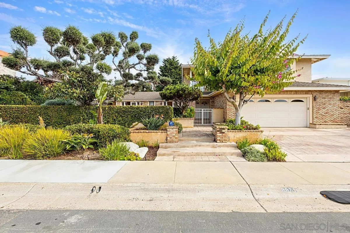 La Jolla, California 92037, United States, 5 Bedrooms Bedrooms, ,4 BathroomsBathrooms,Residential,Active,243624