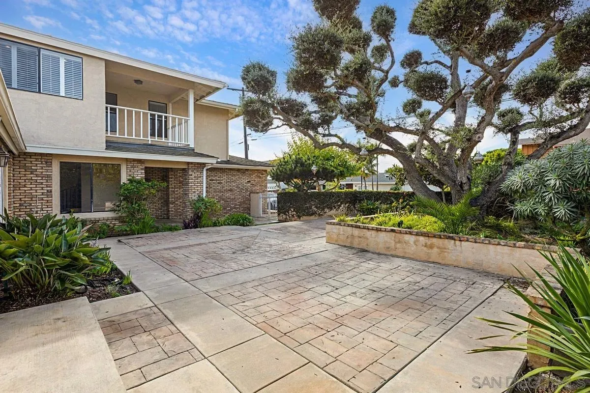 La Jolla, California 92037, United States, 5 Bedrooms Bedrooms, ,4 BathroomsBathrooms,Residential,Active,243624