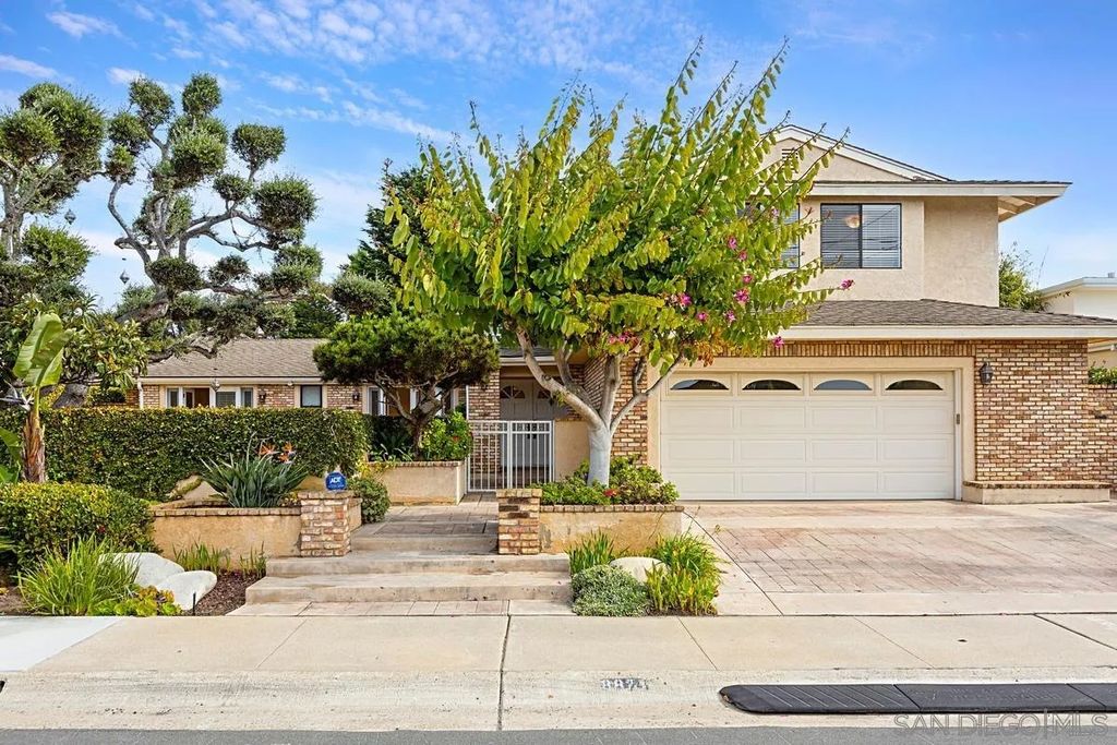 Photo of 8871 Nottingham Pl, La Jolla, CA 92037 (MLS # 250043938)