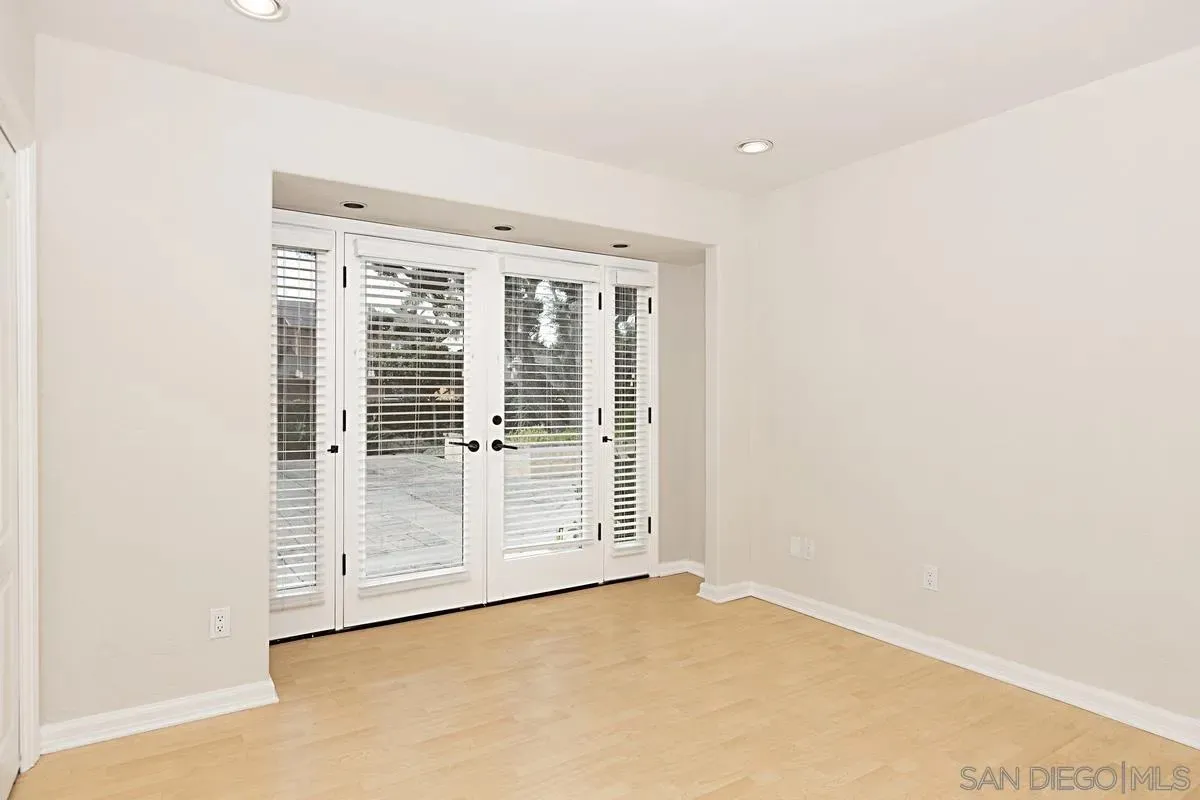 La Jolla, California 92037, United States, 5 Bedrooms Bedrooms, ,4 BathroomsBathrooms,Residential,Active,243624