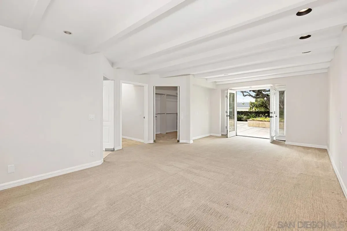 La Jolla, California 92037, United States, 5 Bedrooms Bedrooms, ,4 BathroomsBathrooms,Residential,Active,243624