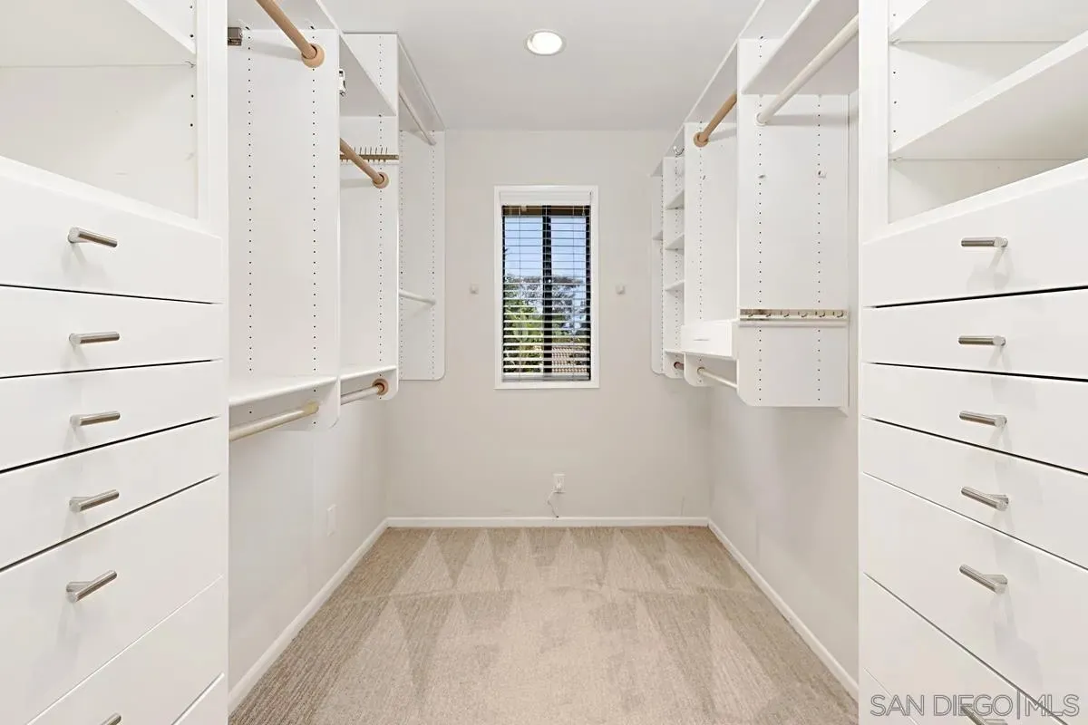 La Jolla, California 92037, United States, 5 Bedrooms Bedrooms, ,4 BathroomsBathrooms,Residential,Active,243624