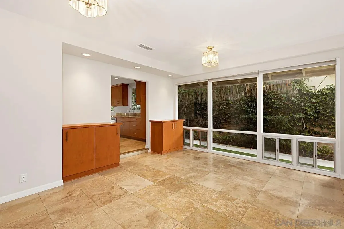 La Jolla, California 92037, United States, 5 Bedrooms Bedrooms, ,4 BathroomsBathrooms,Residential,Active,243624