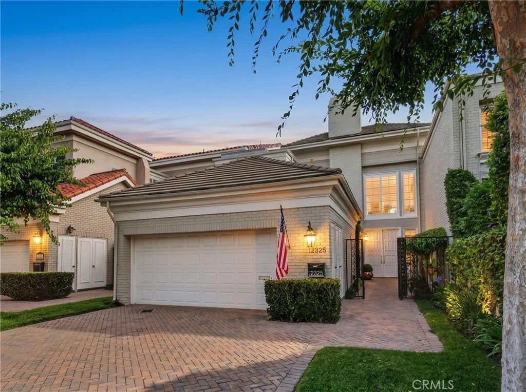 12325 Ridge Circle