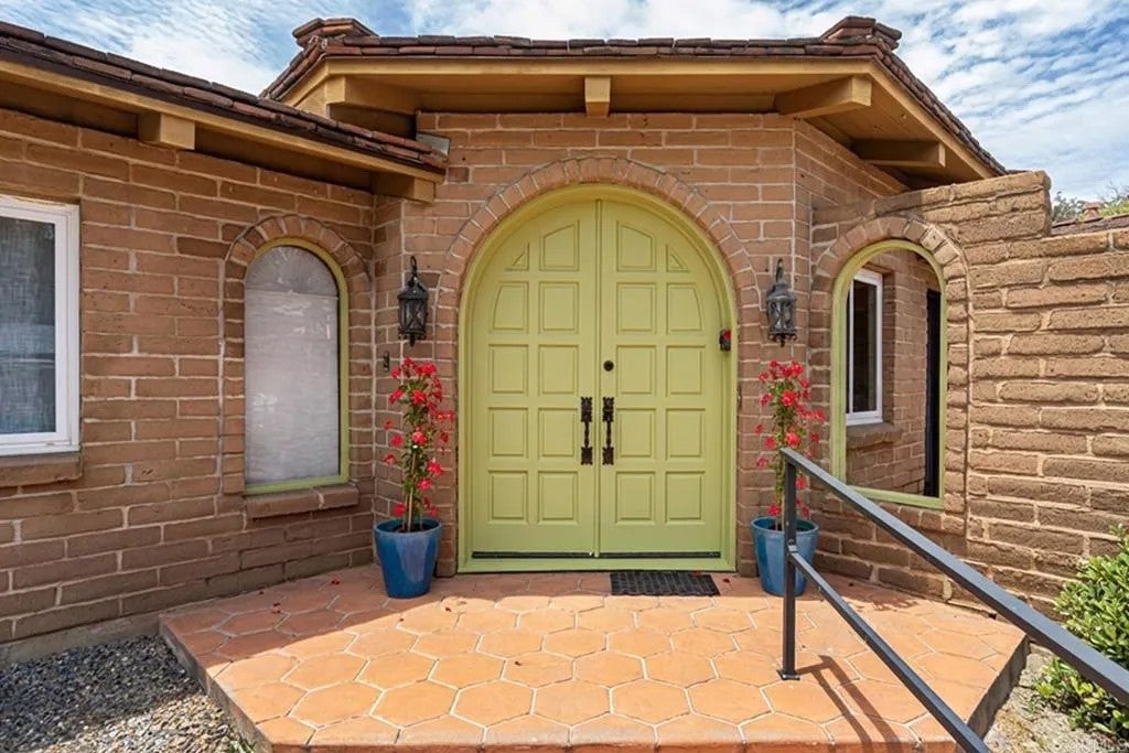 6678 Las Colinas
