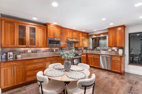 1027 Essex St B San Diego CA 92103