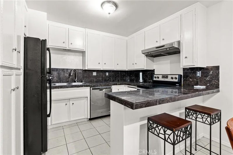 444 Obispo Avenue 3