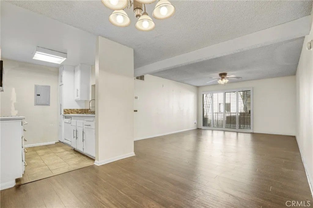 5460 White Oak Avenue F105