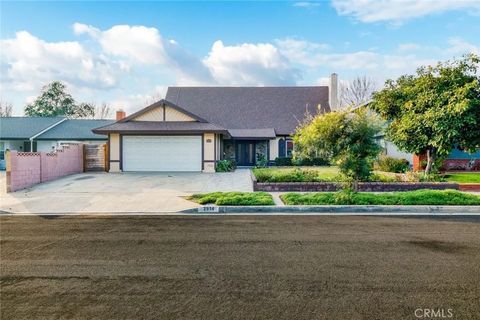 Photo of 2914 S Rene Dr, Santa Ana, CA 92704 (MLS # OC25276964)