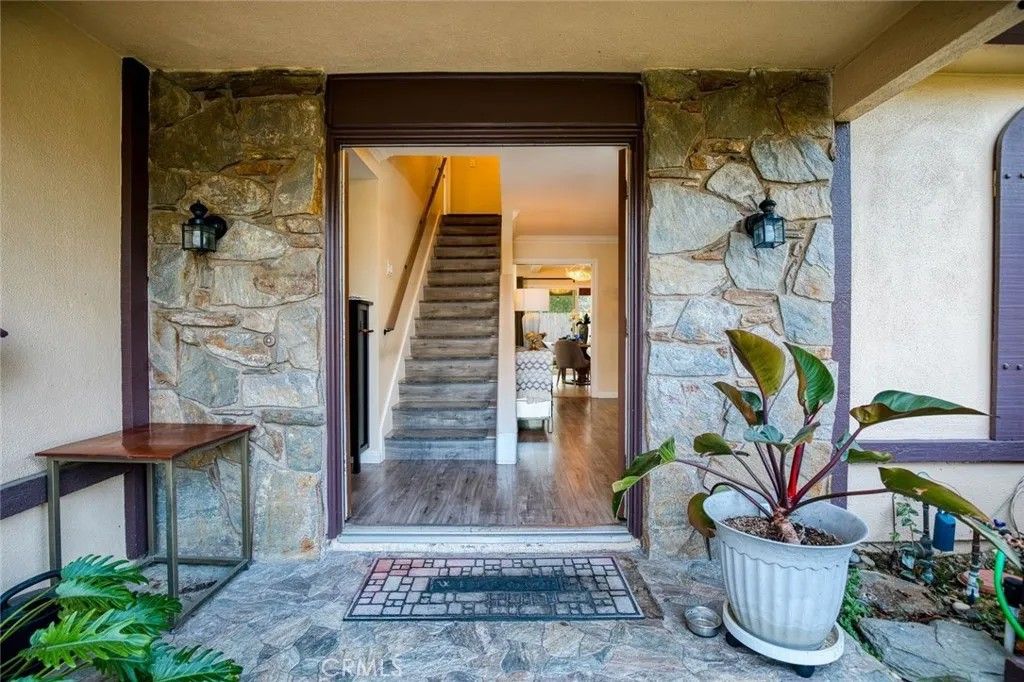 Photo of 2914 S Rene Dr, Santa Ana, CA 92704 (MLS # OC25276964)