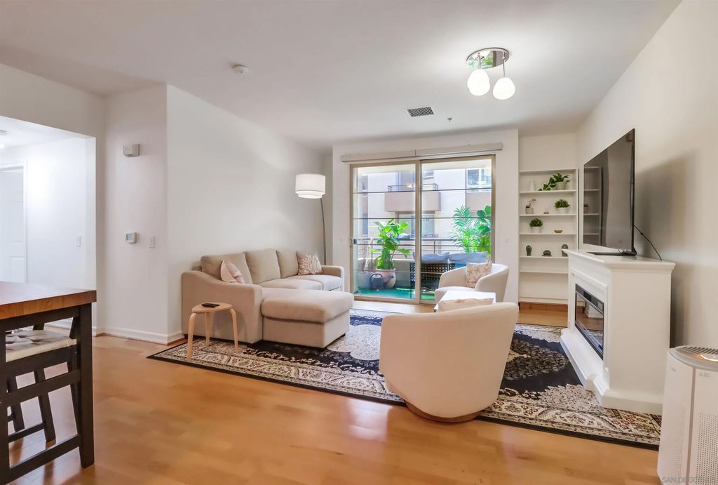 Photo of 1465 C St #3509, San Diego, CA 92101 (MLS # 250044625)