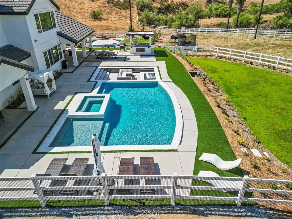 39580 Avenida Arizona