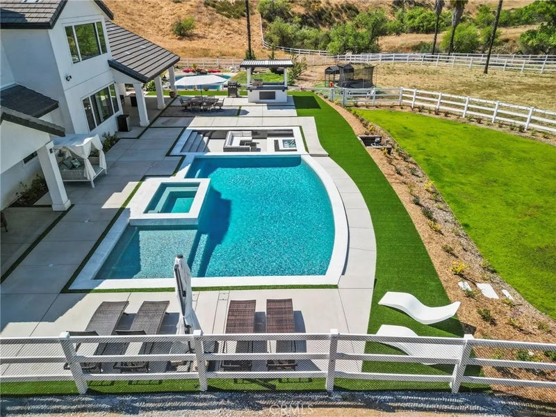 39580 Avenida Arizona