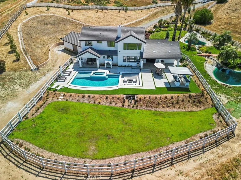 39580 Avenida Arizona