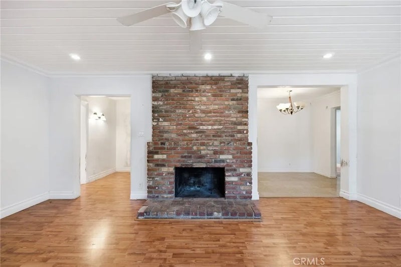 611 S Griffith Park