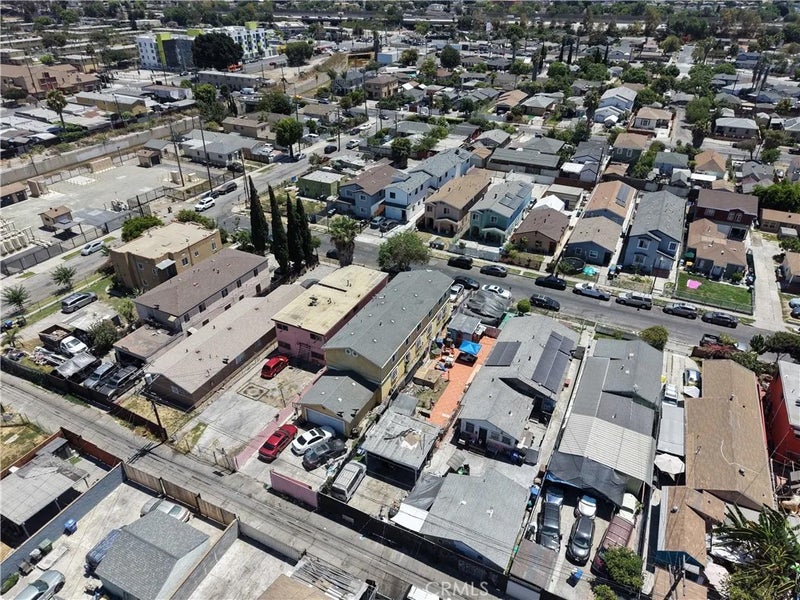 1105 E 113th