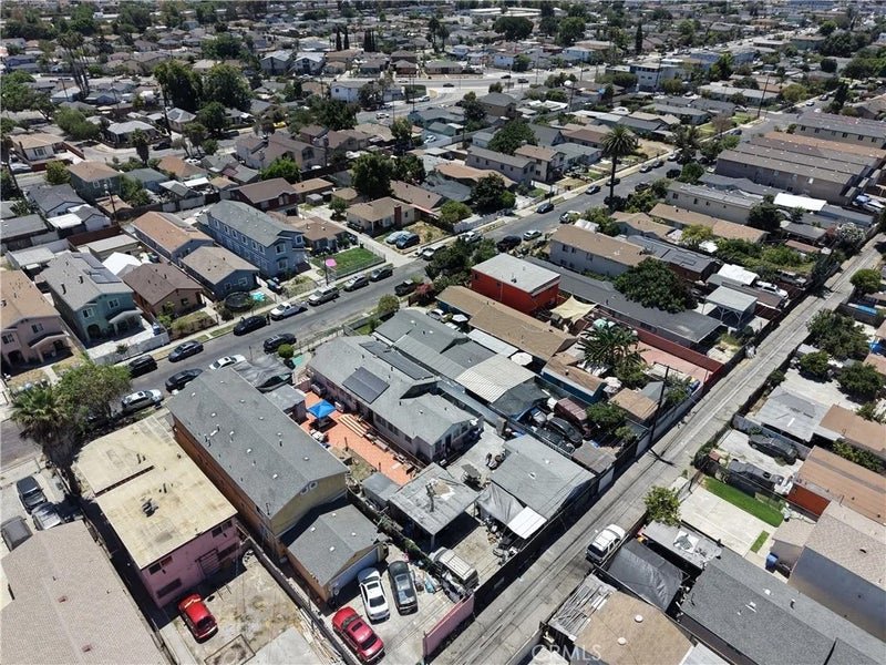1105 E 113th