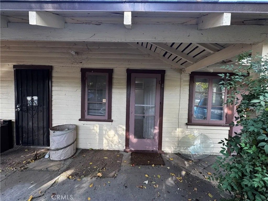 Photo of 2726 5th Street #4, Riverside, CA 92507 (MLS # SW26014771)