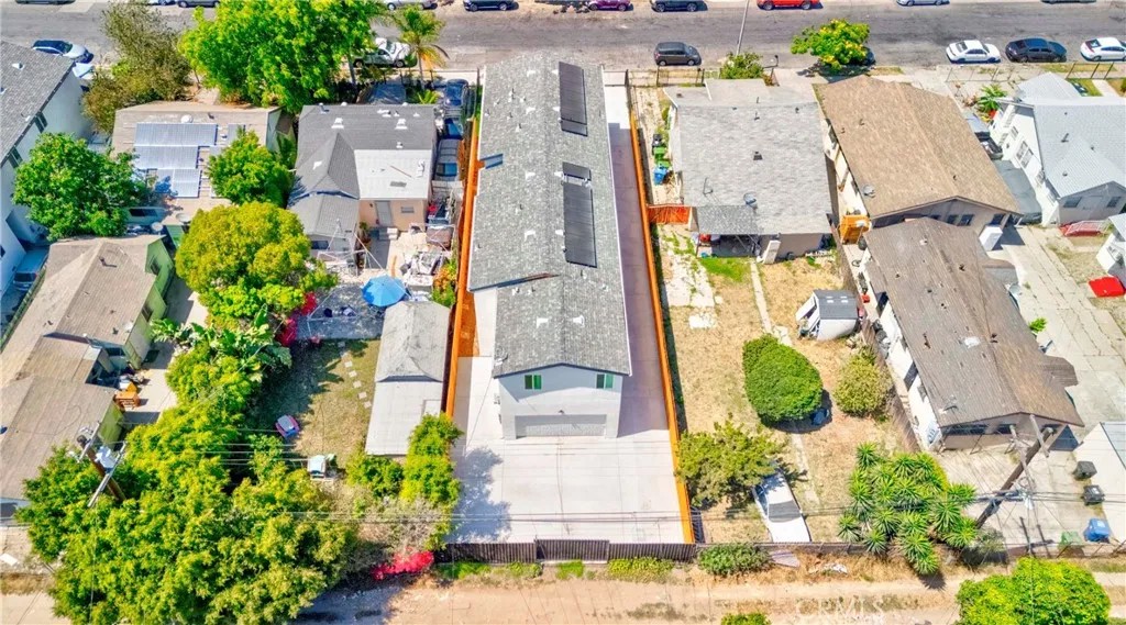 924 W 75th Street