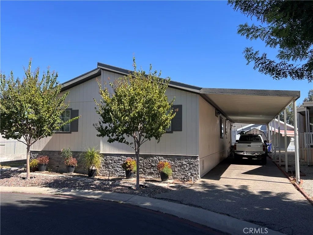 27361 Sierra Hwy 37