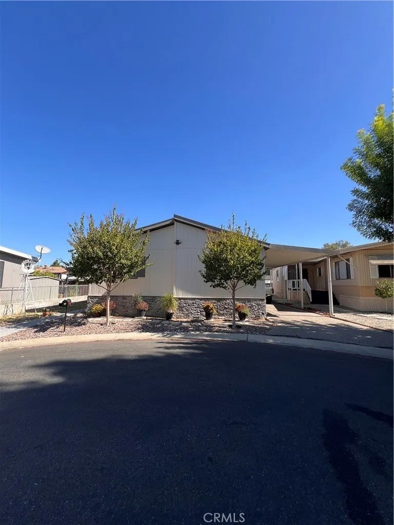 27361 Sierra Hwy 37
