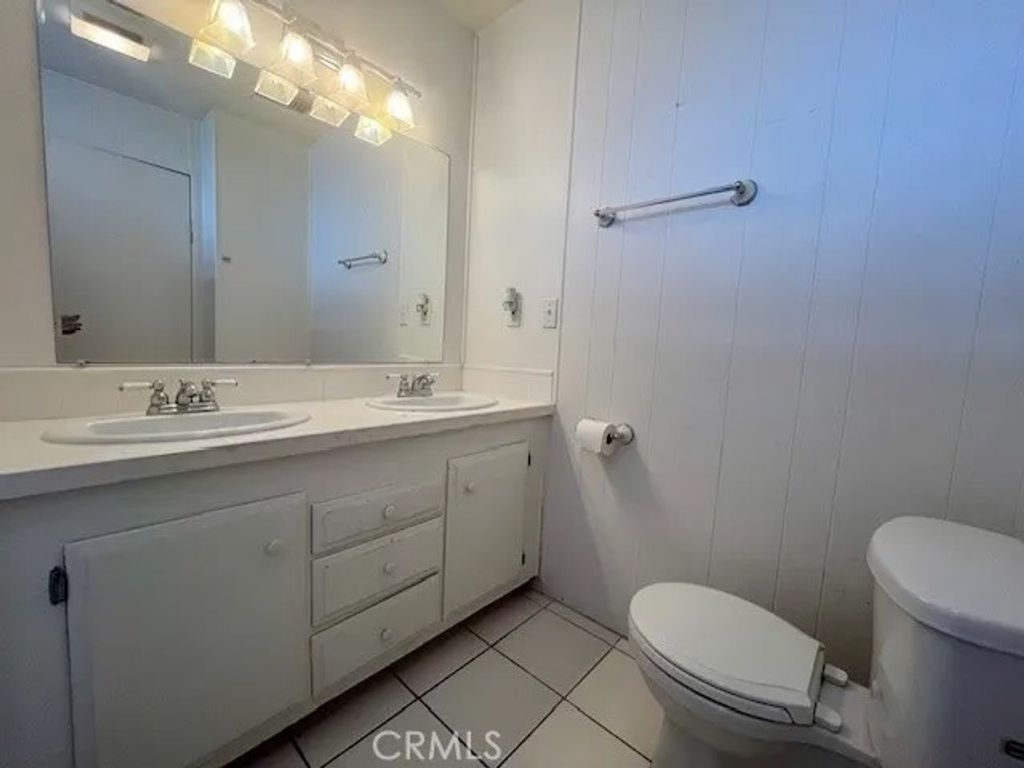 Photo of 45800 Challenger Way #205, Lancaster, CA 93535 (MLS # SR26085646)