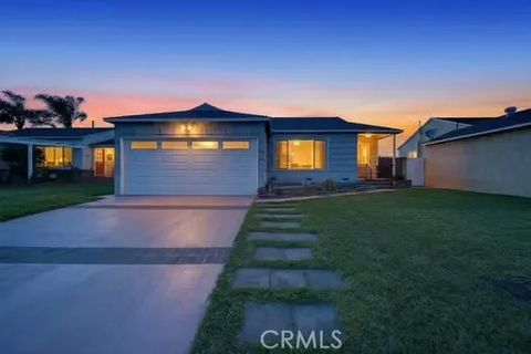 Photo of 5429 Verdura Ave, Lakewood, CA 90712 (MLS # PW26054216)