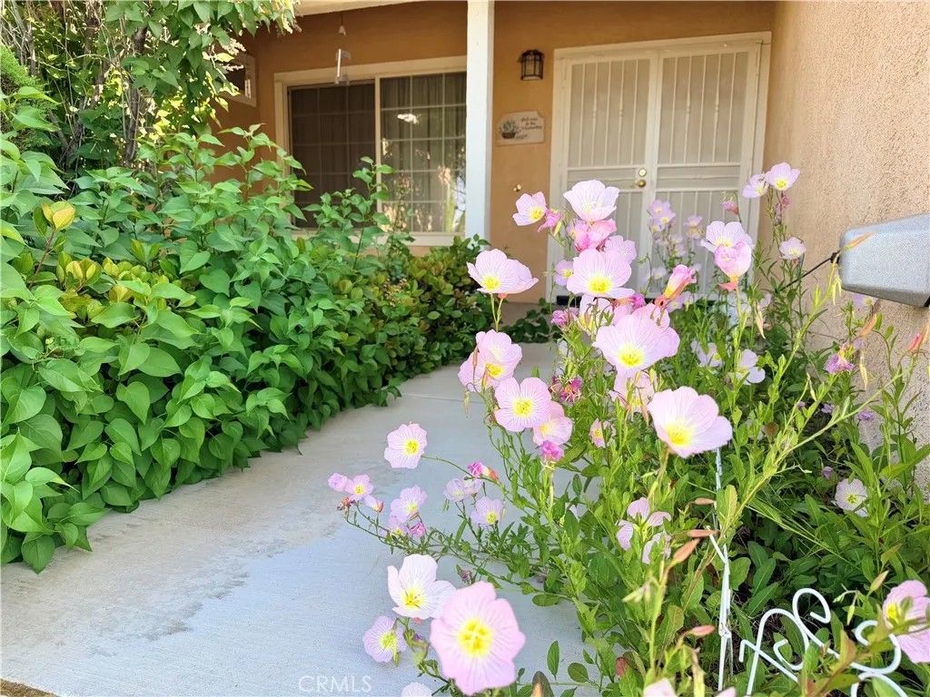 Photo of 20337 Ituma Road, Apple Valley, CA 92308 (MLS # HD26093356)
