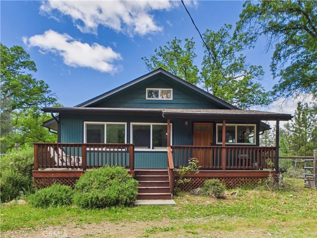 Photo of 37777 China Creek Road, Oakhurst, CA 93644 (MLS # FR26070942)