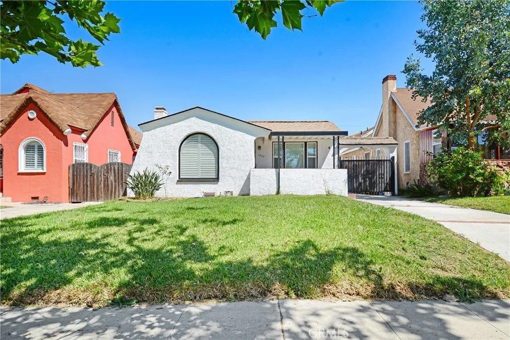 Photo of 7422 Brighton Ave, Los Angeles, CA 90047 (MLS # DW26076137)