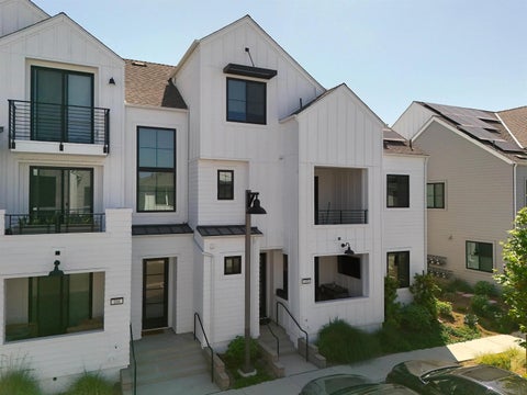 Photo of 1402 Anacona Pl #105, Encinitas, CA 92024 (MLS # 260021231)