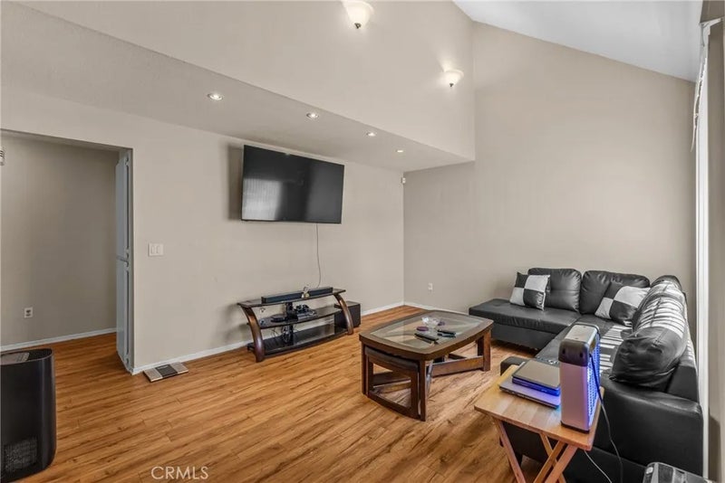 940 Torrey Pine