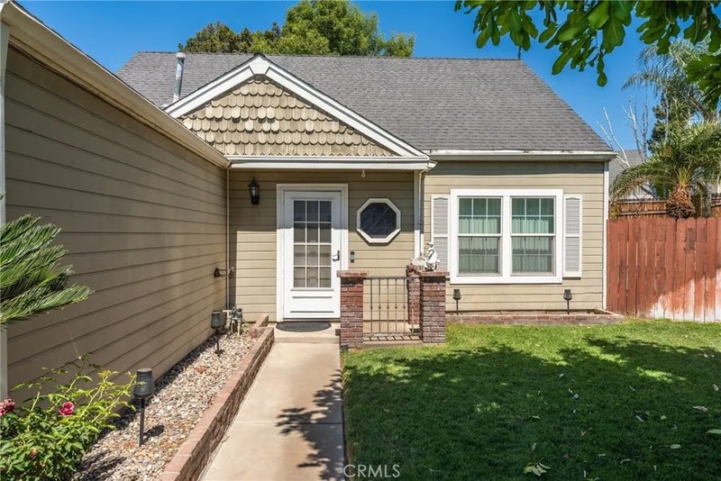 940 Torrey Pine