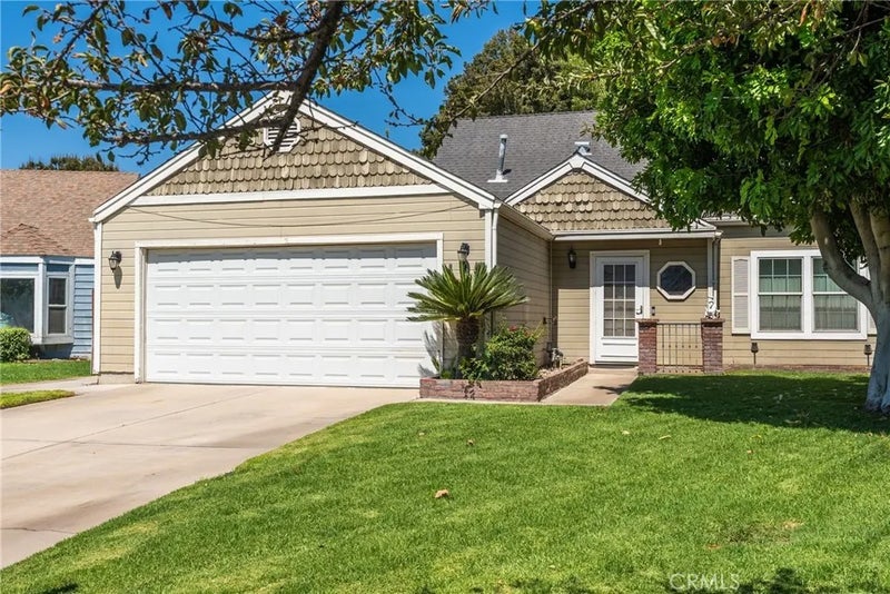 940 Torrey Pine
