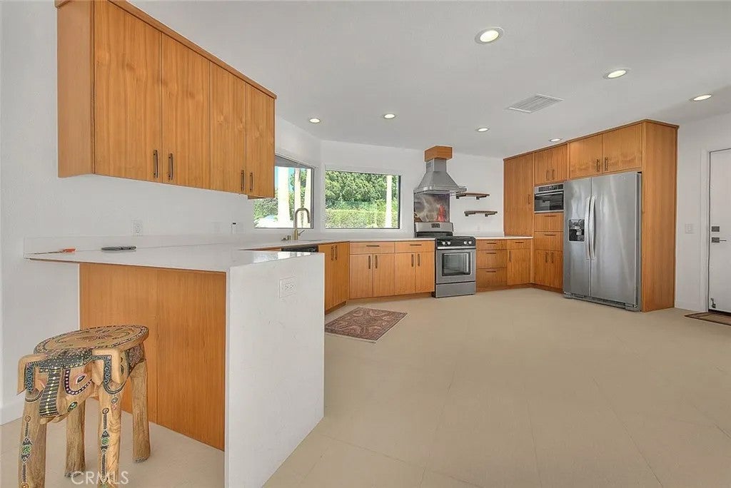 1281 Linda Vista