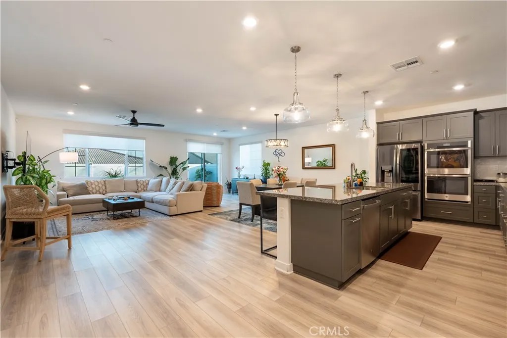 565 Hudson Way