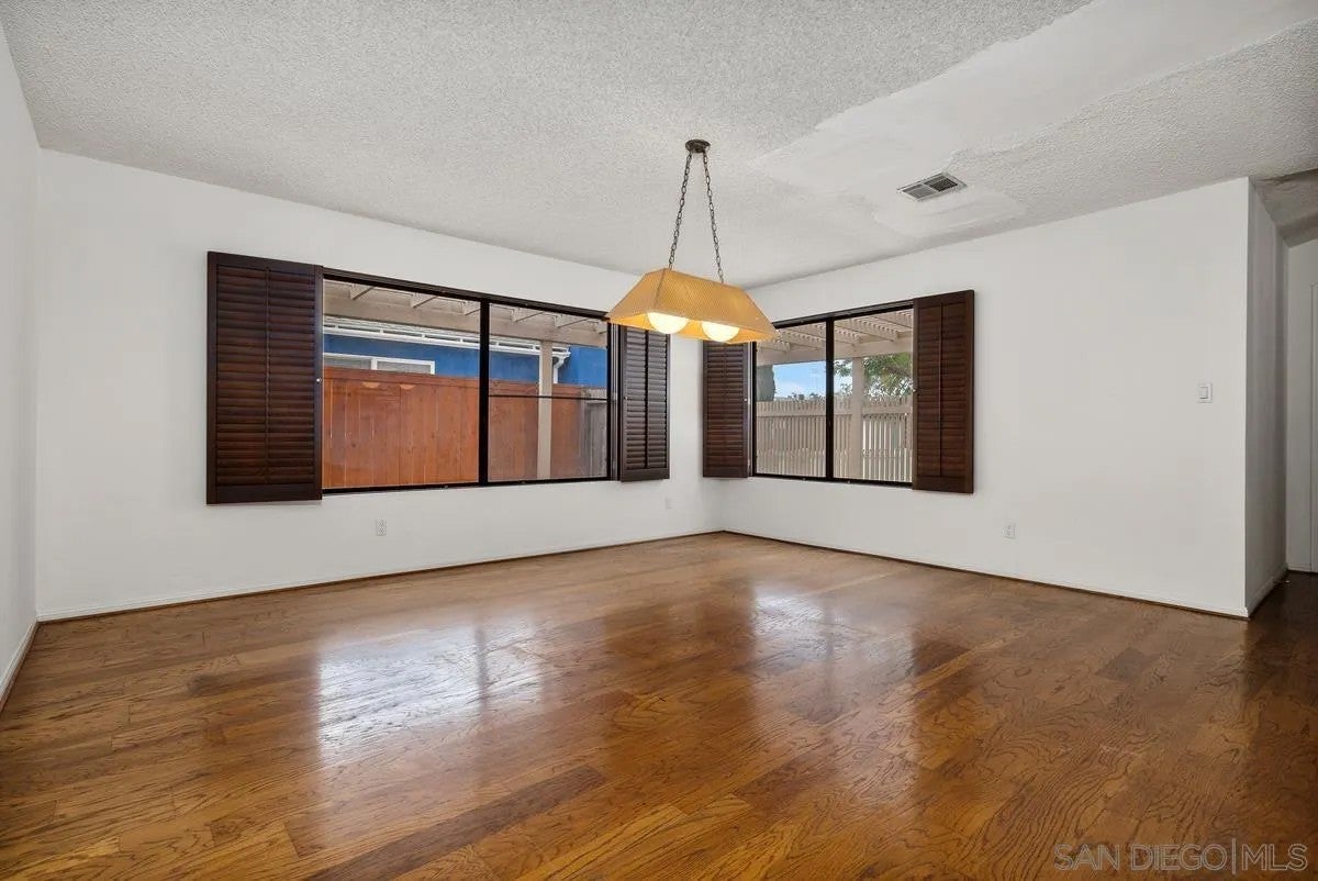 8646 Cetus Road
