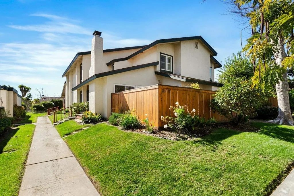 2033 Shadytree Lane