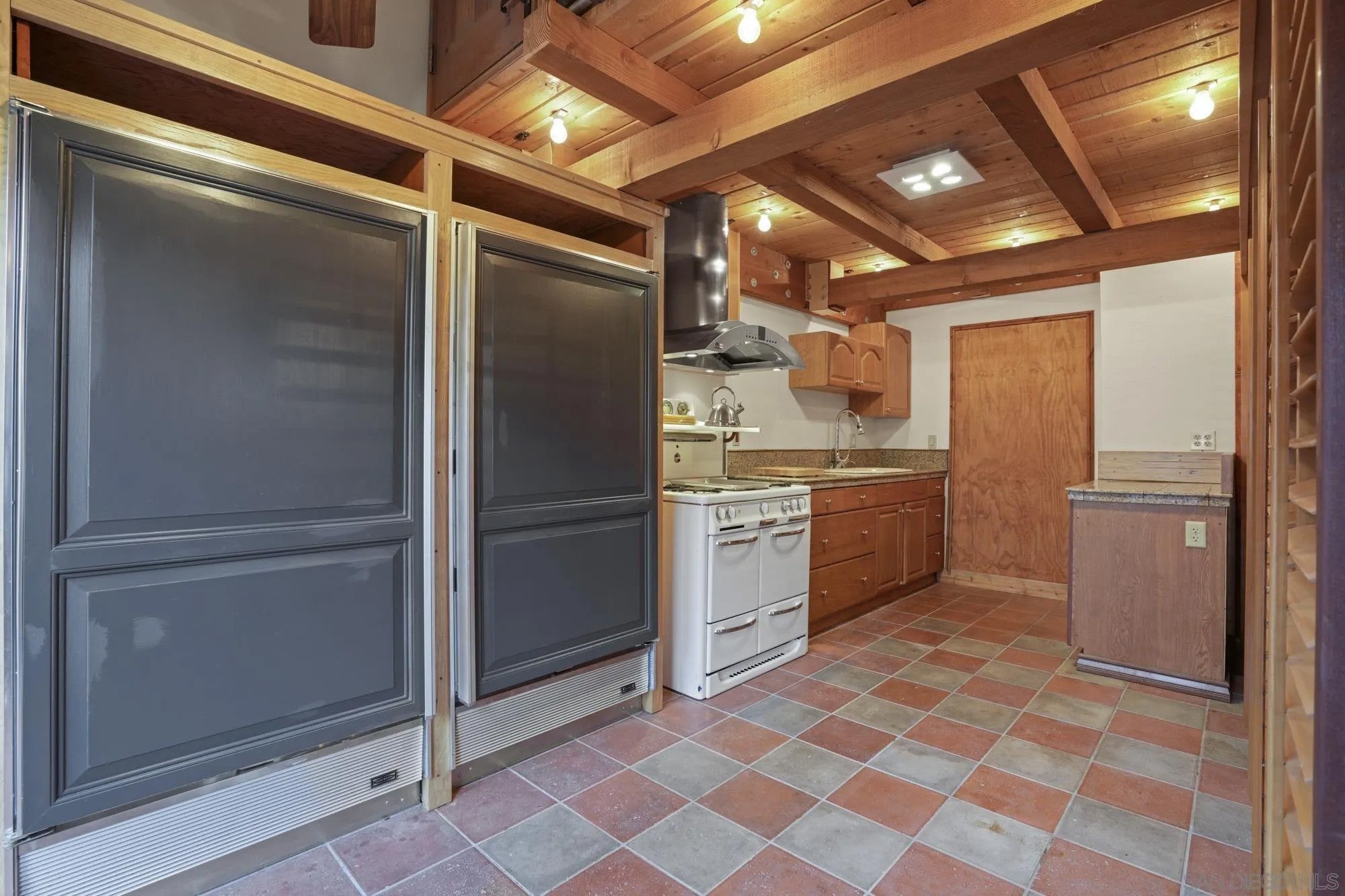 2706 El Rastro Ln