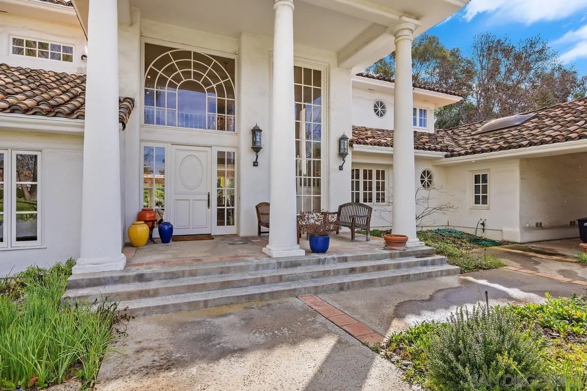 6294 Calle Del Campanario