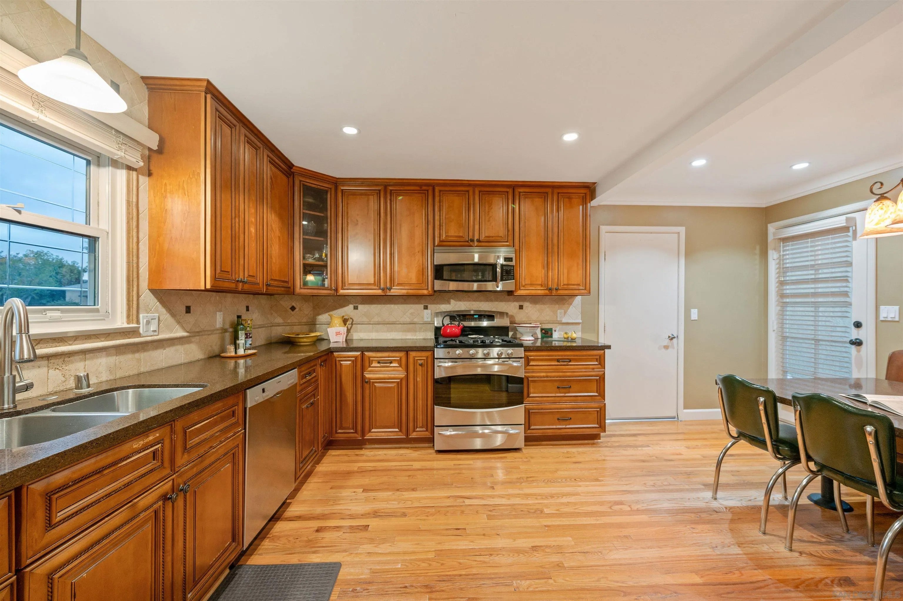 4839 Winona
