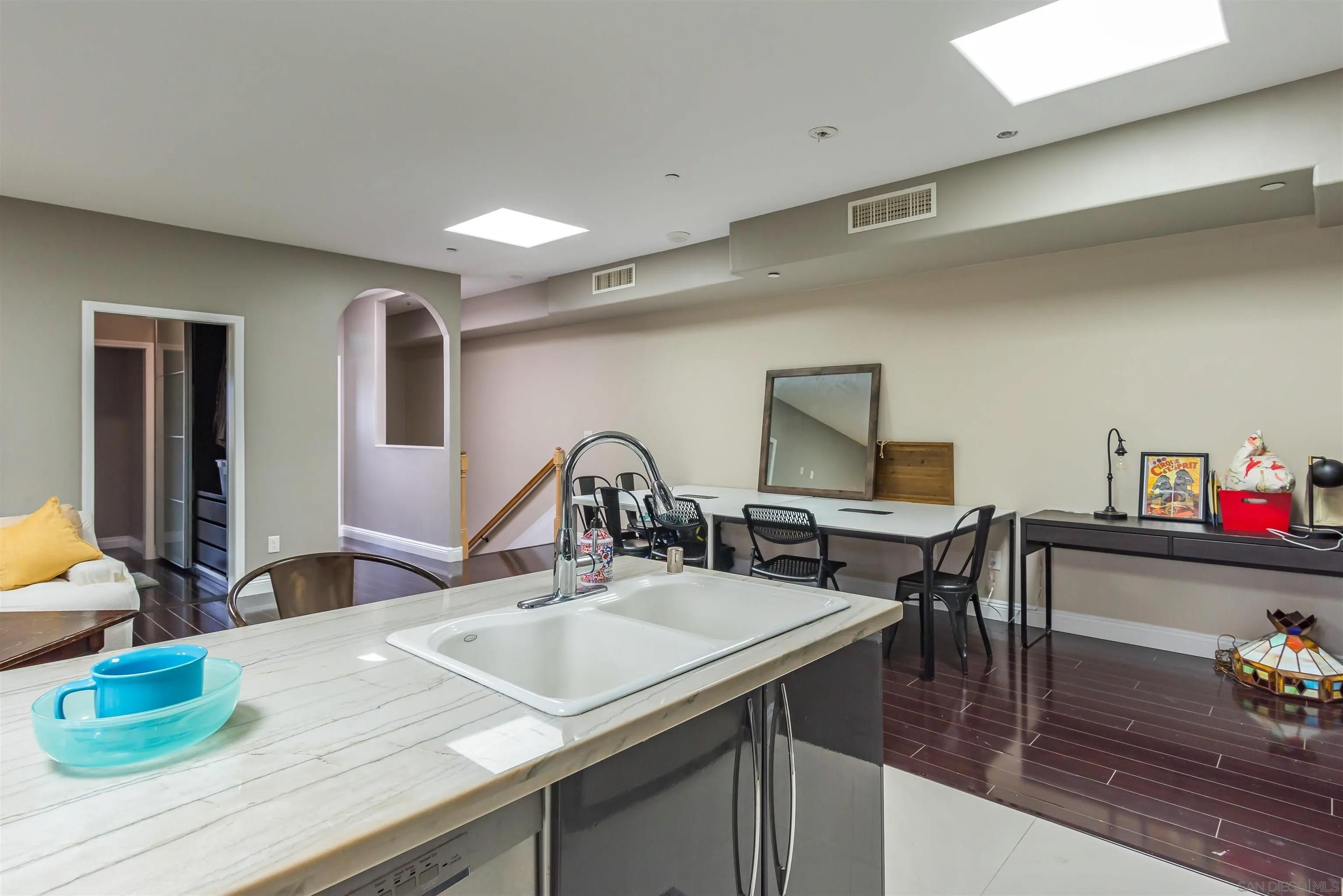 4741 point Loma ave 201