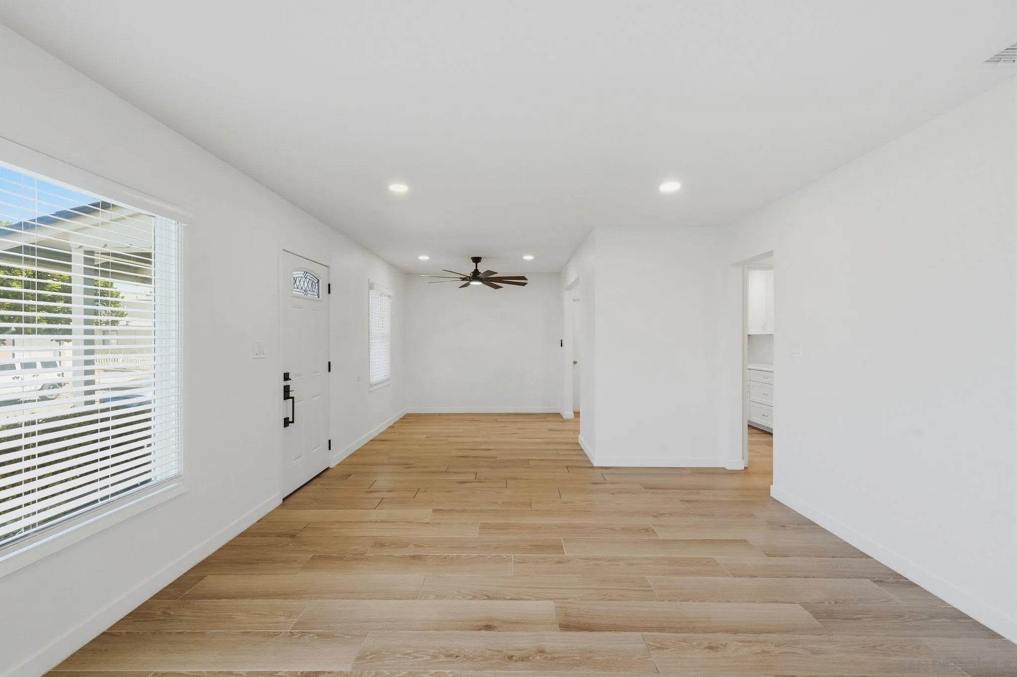 5345 Encina