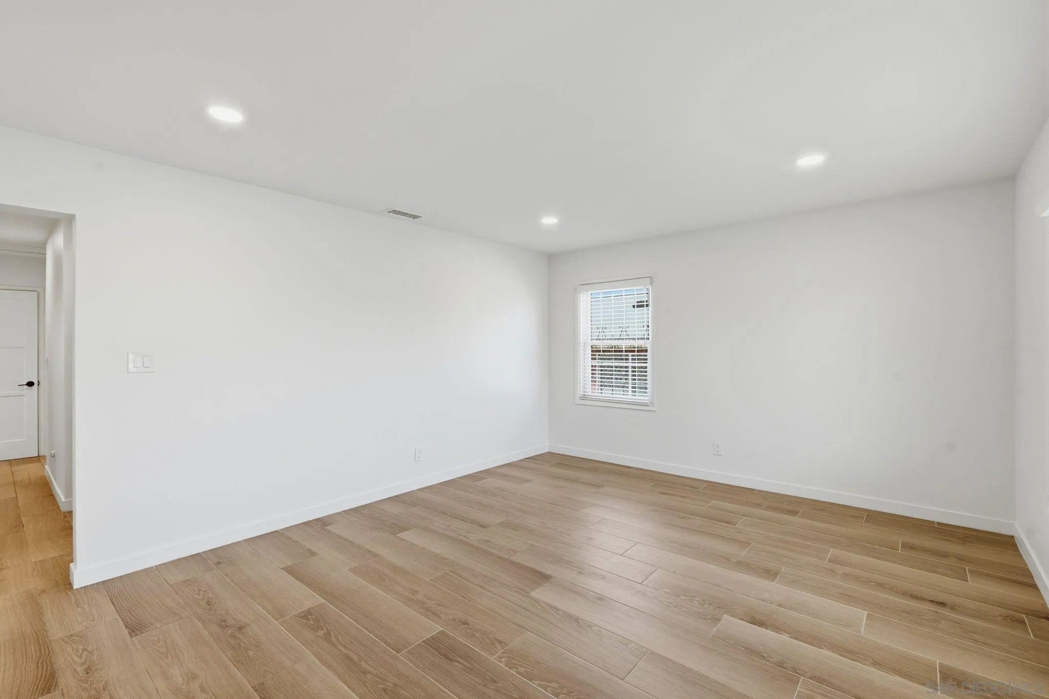5345 Encina