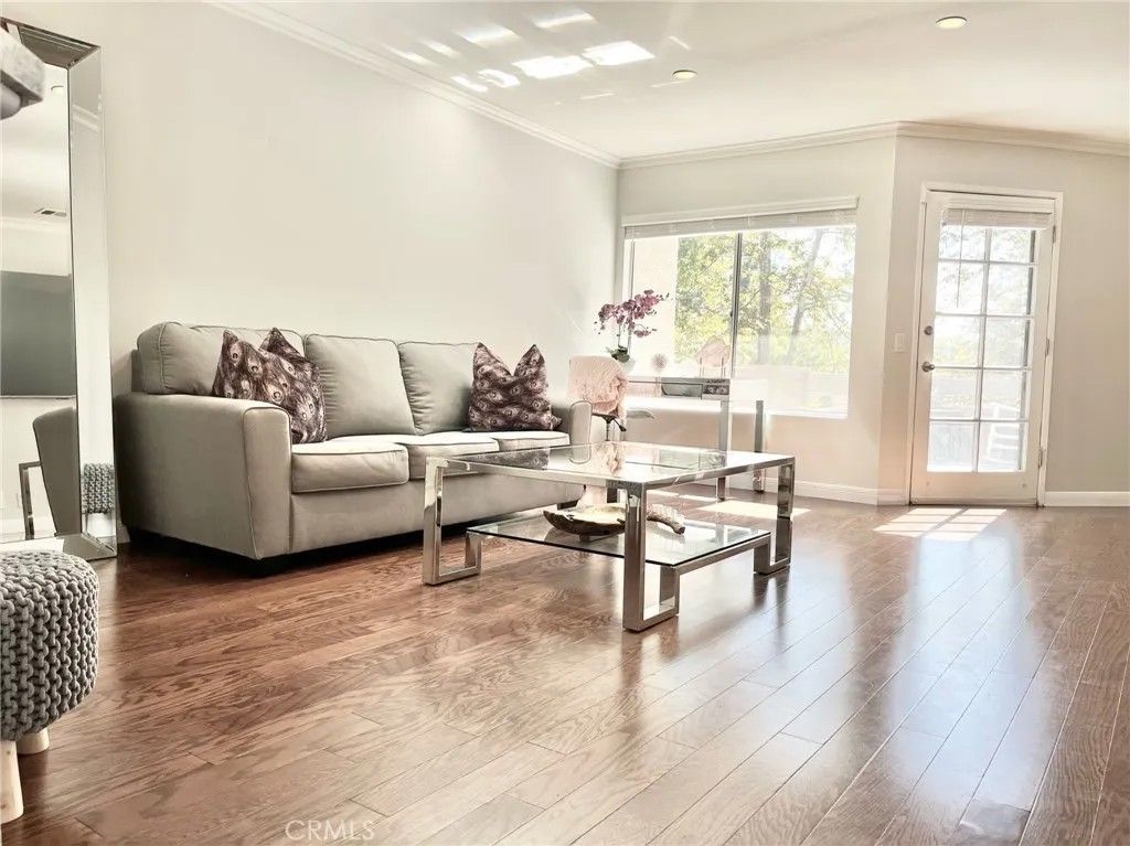 Photo of 197 Via Colinas, Thousand Oaks, CA 91362 (MLS # SR26094347)
