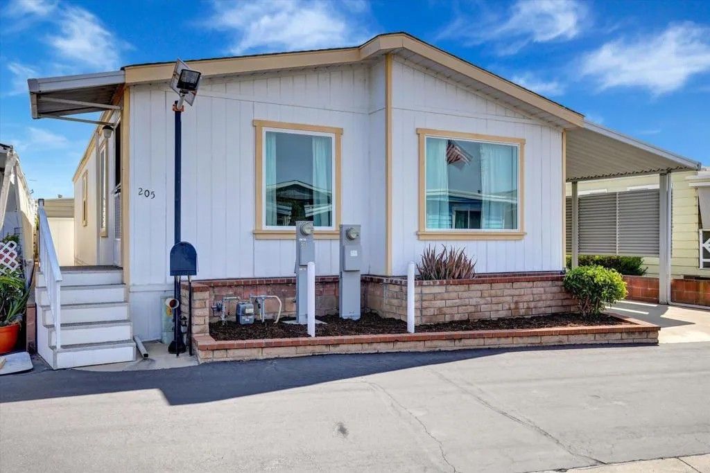Photo of 205 Mockingbird Lane, Oceanside, CA 92057 (MLS # NDP2601926)
