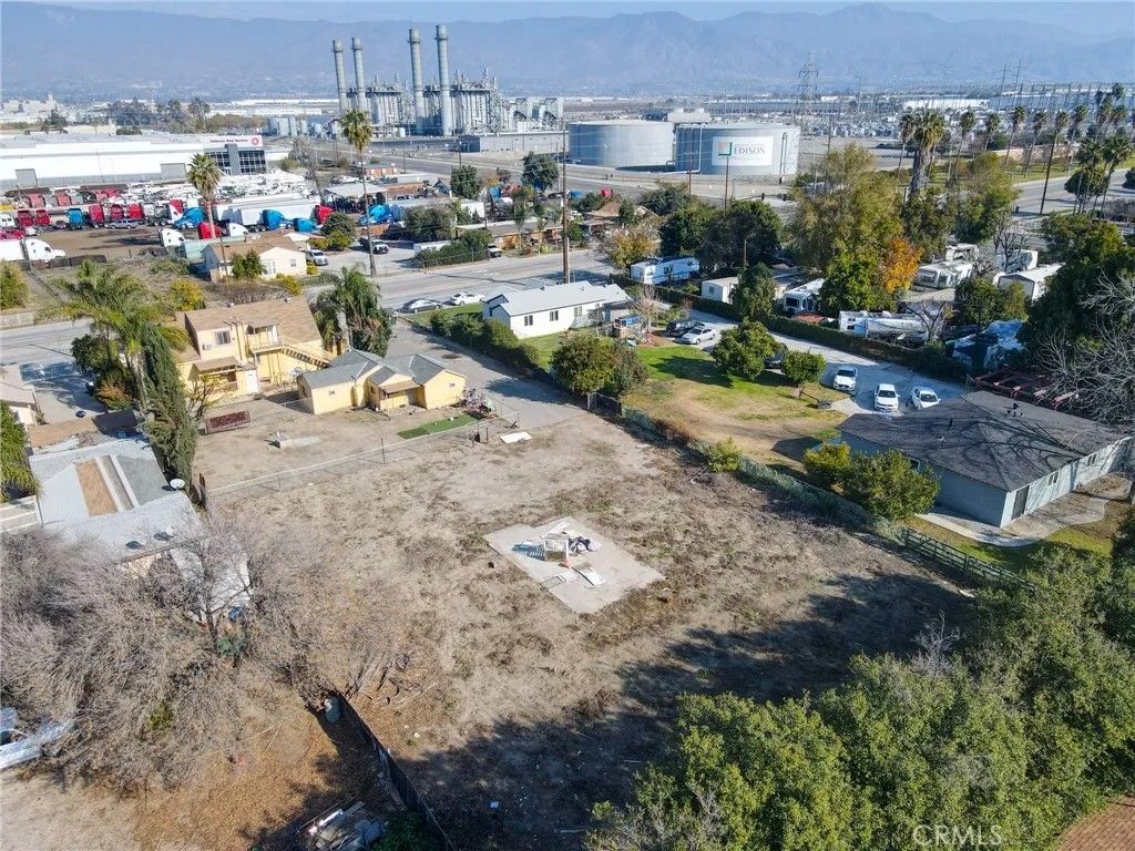 Photo of 1965 E San Bernardino Ave, San Bernardino, CA 92408 (MLS # IV26031426)