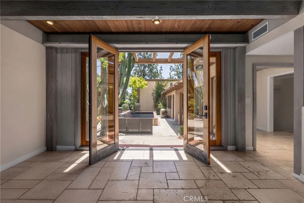 2480 Vista Drive